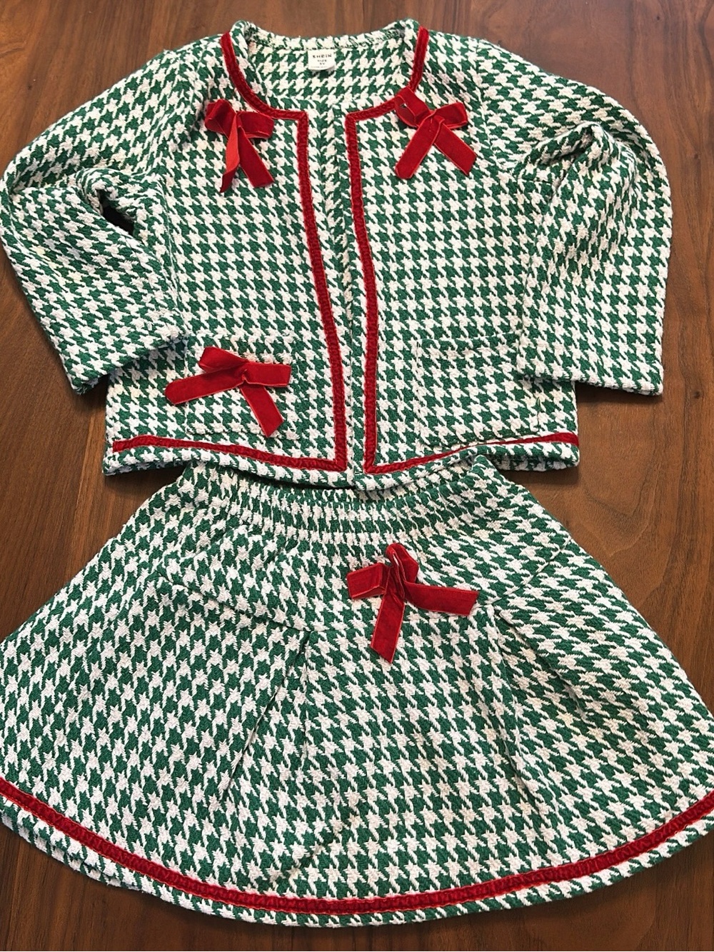 SHEIN Green and White Houndstooth Two-Piece Set with Red Trim
